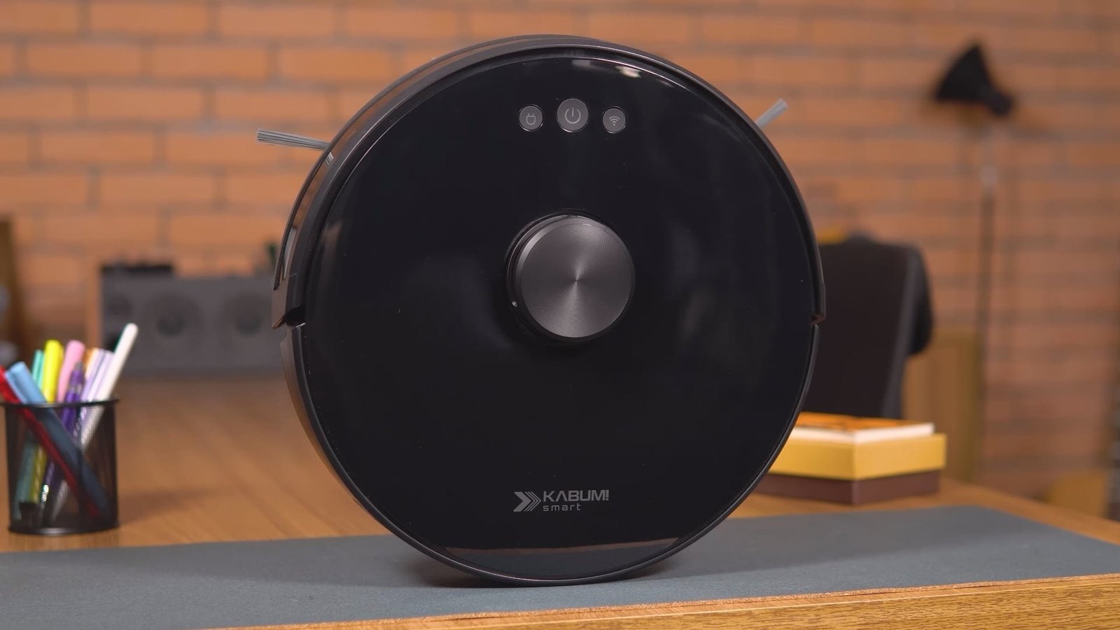 Robô aspirador KaBuM! Smart 700 Wi-Fi com navegação inteligente para limpeza doméstica
